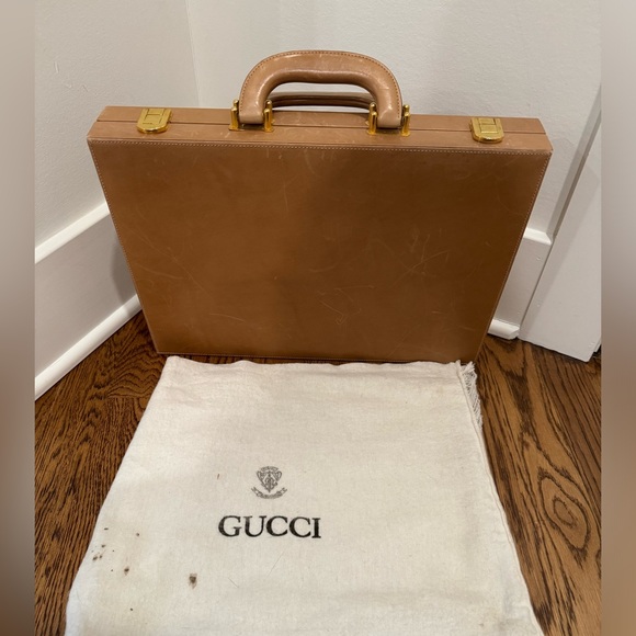 Vintage 1970s Gucci Backgammon Set in Leather Case - Picture 3 of 16